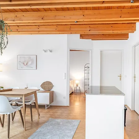 Апартаменты Alpena Homes, Zentrum, Domblick, Kueche Линц